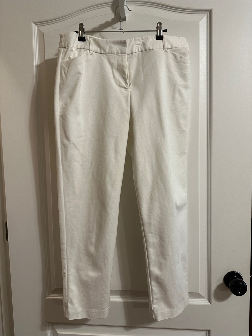 Liz Claiborne White Cropped Ankle Pants